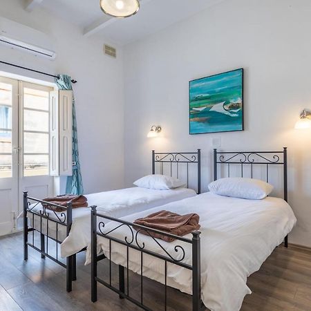 Charming Duplex Apartment In The Centre Of Sliema Ngoại thất bức ảnh